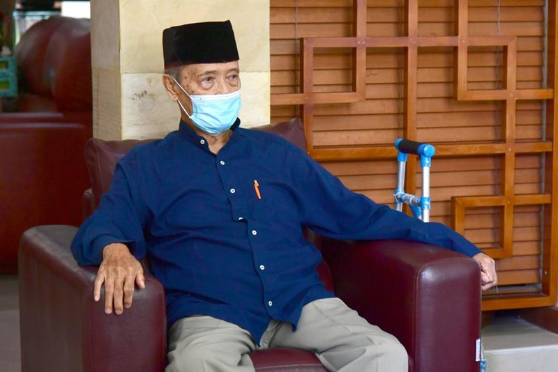 Presiden Joko Widodo menjenguk mantan Ketua Umum PP Muhammadiyah Ahmad Syafii Maarif atau biasa disapa Buya Syafii di kediamannya di Kabupaten Sleman, pada Sabtu, 26 Maret 2022. (Dok: Biro Pers Sekretariat Presiden)