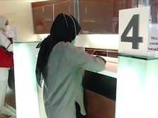 Kiamat Uang Kertas Kian Jelas, Orang Mulai Tinggalkan ATM