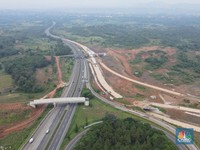 Keren! Tol Cikampek 'Terbelah Dua', Jalur Selatan Meliuk-Liuk
