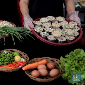 Bunda! Ibu-Ibu PDIP Demo Masak Tanpa Minyak Goreng Nih