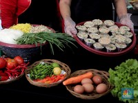 Bunda! Ibu-Ibu PDIP Demo Masak Tanpa Minyak Goreng Nih