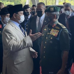 Menhan Prabowo 'Blusukan' di Malaysia, Temui Raja & Menteri