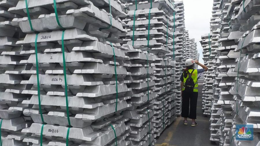 Pabrik Aluminium PT Inalum. (վ/ Pratama Guitarra)