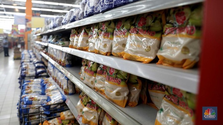 Penjualan Gula Pasir Penjualan Gula Pasir di Supermarket, Selasa (29/3/2022). (CNBC Indonesia/ Muhammad Sabki)
