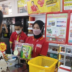 Pak Rahmat & Bu Rahmat Alfamart Balik Lagi di Bulan Ramadan
