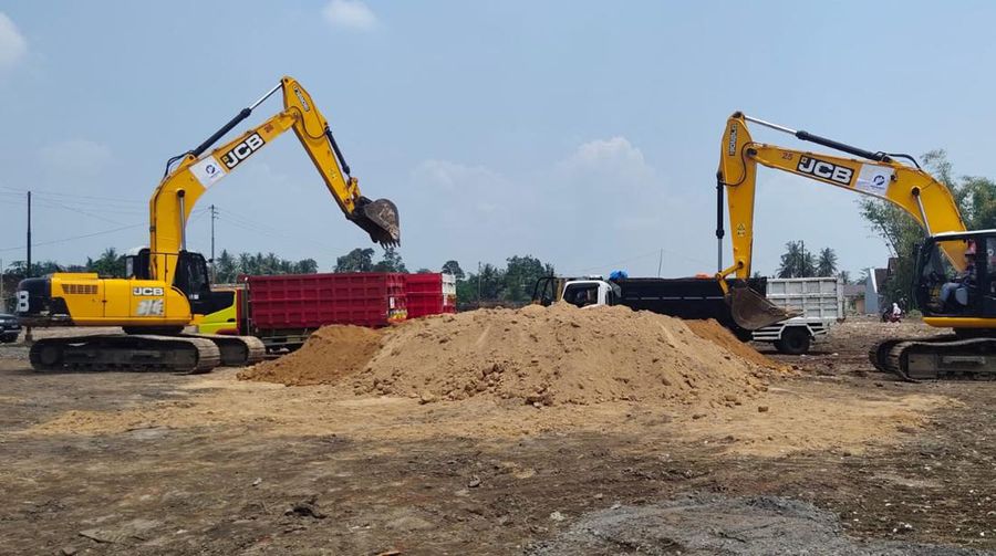 Peletakan batu pertama (Groundbreaking) Jalan Tol Yogyakarta-Bawen sepanjang 75,82 km di Sleman,  Rabu (30/3/2022). (Biro Komunikasi Publik Kementerian PUPR)