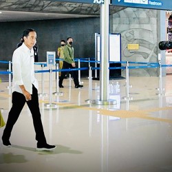 Jokowi Tiba-tiba Muncul di Bandara YIA Yogyakarta, Ada Apa?
