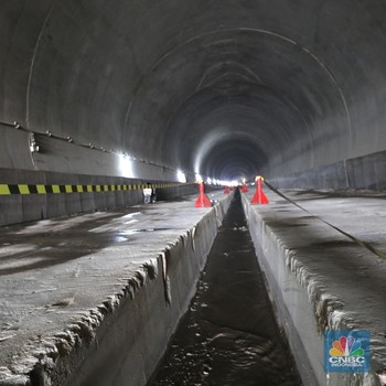 8 Potret Terkini Terowongan Terpanjang Kereta Cepat JKT-BDG