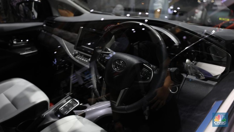 Mobil Listrik Toyota Innova di IIMS 2022, JIEXPO, Kamis (31/3/2022) (CNBC Indonesia Tri Susilo)