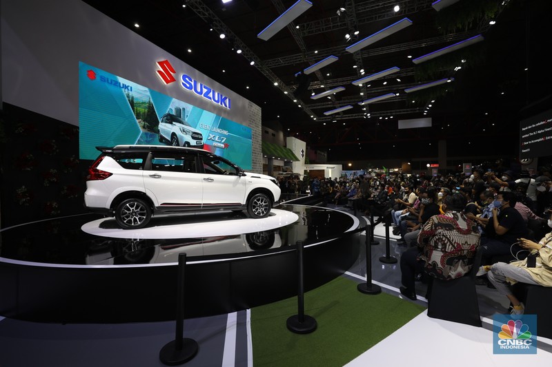Suzuki XL7 Alpha FF (Final Form) di IIMS Suzuki XL7 Alpha FF (Final Form) di ajang Indonesia International Motor Show (IIMS) 2022 di JIExpo-Kemayoran, Kamis (31/3/2022). (CNBC Indonesia/ Tri Susilo).