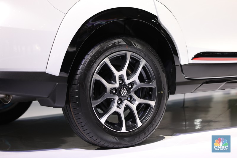 Suzuki XL7 Alpha FF (Final Form) di ajang Indonesia International Motor Show (IIMS) 2022 di JIExpo-Kemayoran, Kamis (31/3/2022). (CNBC Indonesia/ Tri Susilo).