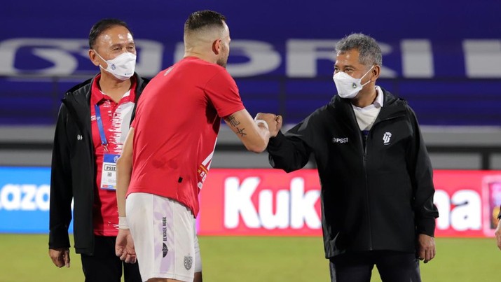 Ajang BRI Liga 1 resmi mengakhiri kompetisi musim 2021-2022 pada Kamis (31/03) dengan menempatkan Bali United sebagai pemenang. Menyusul hal tersebut, seremoni penutupan pun dilakukan di Stadion I Wayan Dipta, Gianyar, Bali. Ajang BRI Liga 1 resmi mengakhiri kompetisi musim 2021-2022 pada Kamis (31/03) dengan menempatkan Bali United sebagai pemenang. Menyusul hal tersebut, seremoni penutupan pun dilakukan di Stadion I Wayan Dipta, Gianyar, Bali.
