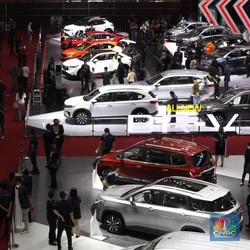 Keren Nih! Ini Deretan Mobil Listrik yang Mejeng di IIMS 2022