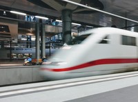 Bukan Main, China Bangun Jalur Kereta Lingkari Padang Pasir