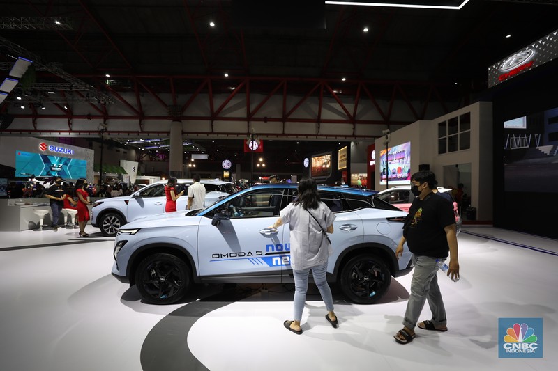 Cherry di acara Indonesia Internasional Motor Show (IIMS) di JI-Expo Kemayoran, Jakarta, Jumat, (1/4/2022).  Mobil keluaran China mengumumkan resmi kembali ke Indonesia, setelah sempat menghilang 10 tahun. (CNBC Indonesia/ Tri Susilo)