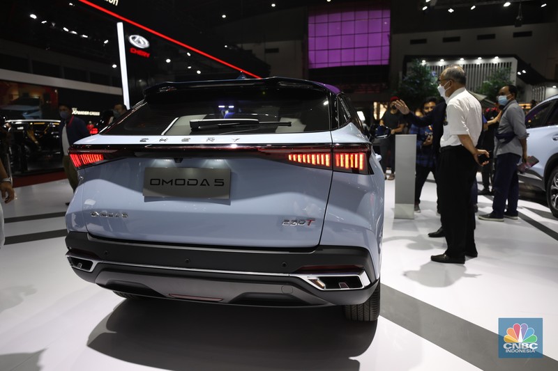 Mobil China Cherry Cherry di acara Indonesia Internasional Motor Show (IIMS) di JI-Expo Kemayoran, Jakarta, Jumat, (1/4/2022). Mobil keluaran China mengumumkan resmi kembali ke Indonesia, setelah sempat menghilang 10 tahun. (CNBC Indonesia/ Tri Susilo)