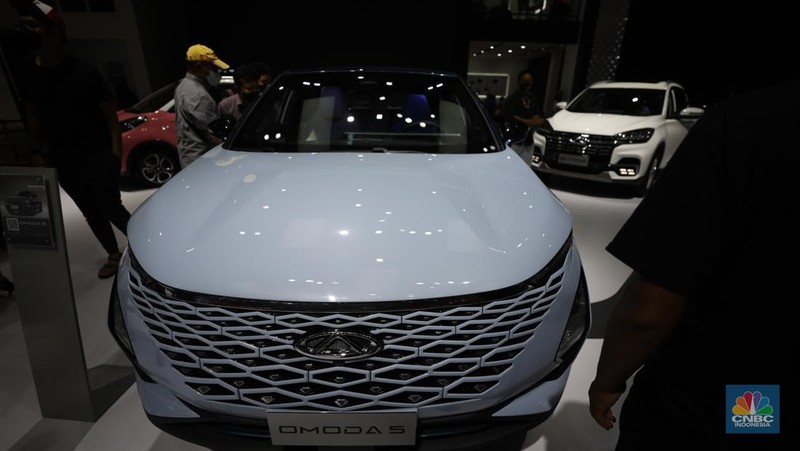 Cherry di acara Indonesia Internasional Motor Show (IIMS) di JI-Expo Kemayoran, Jakarta, Jumat, (1/4/2022).  Mobil keluaran China mengumumkan resmi kembali ke Indonesia, setelah sempat menghilang 10 tahun. (CNBC Indonesia/ Tri Susilo)