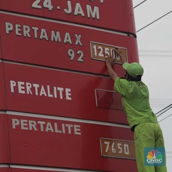 Jokowi: Harga Pertamax Naik Menteri Tak Jelaskan Apa-apa