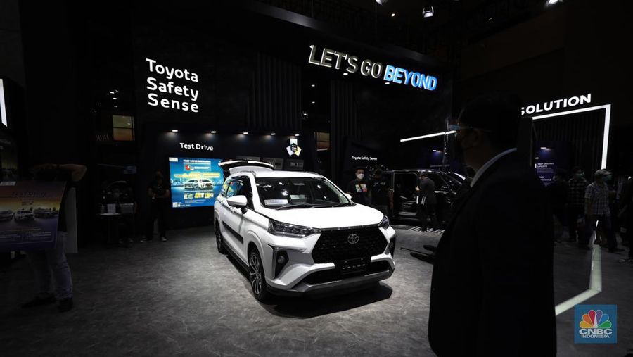 Toyota Veloz di IIMS 2022  (վ/ Tri Susilo)