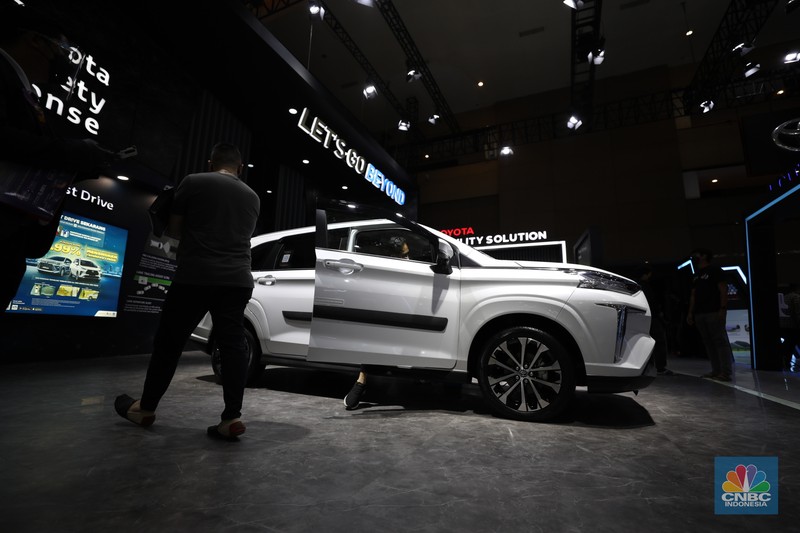 Toyota Veloz di IIMS 2022  (CNBC Indonesia/ Tri Susilo)