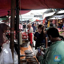 Hidup Makin Susah, Kini Cuma Bisa 'Makan Tabungan'