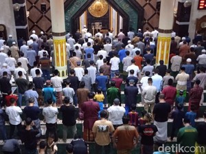 Bacaan Bilal Tarawih 11 Rakaat dan Cara Menjawabnya