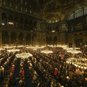 Hagia Sofia Gelar Tarawih Pertama dalam 88 Tahun Terakhir