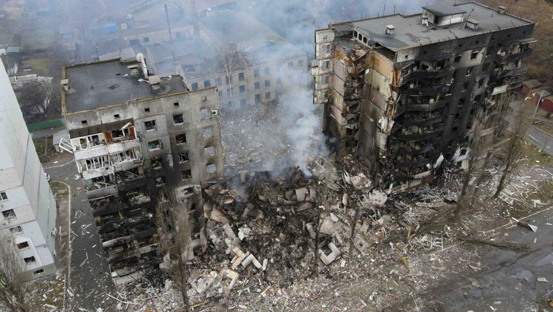 FILE PHOTO: An aerial view shows a residential building destroyed by shelling, as Russia's invasion of Ukraine continues, in the settlement of Borodyanka in the Kyiv region, Ukraine March 3, 2022. Picture taken with a drone. REUTERS/Maksim Levin/File Photo  SEARCH 