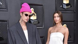 Hailey Baldwin Digosipkan Cerai dari Justin Bieber, Jawab Lewat Tas