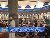 Masuk Endemi, Malaysia Restui Warga Salat Jemaah Tak Berjarak