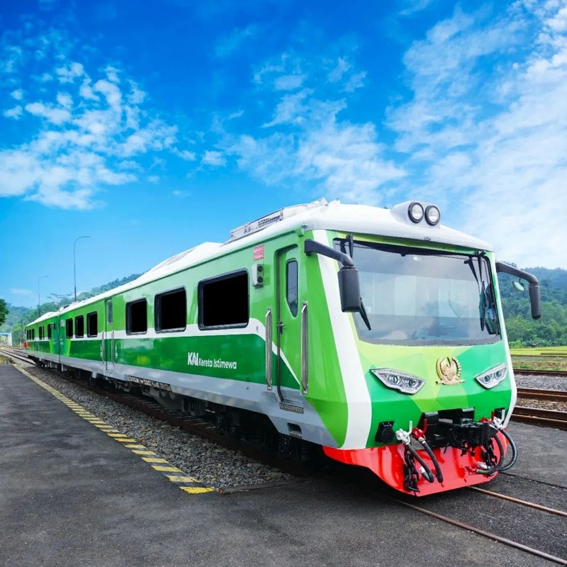 Kereta Api Istimewa (Tangkapan layar Instagram keretaapikita) Kereta Api Istimewa (Tangkapan layar Instagram keretaapikita)