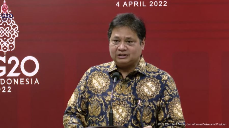 Keterangan Pers Rapat Terbatas Evaluasi PPKM, Kantor Presiden, Senin (4/4/2022. (Tangkapan layar youtube Sekretariat Presiden)