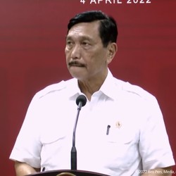 Titah Luhut: Optimalkan WFH Dulu Beberapa Hari ke Depan!