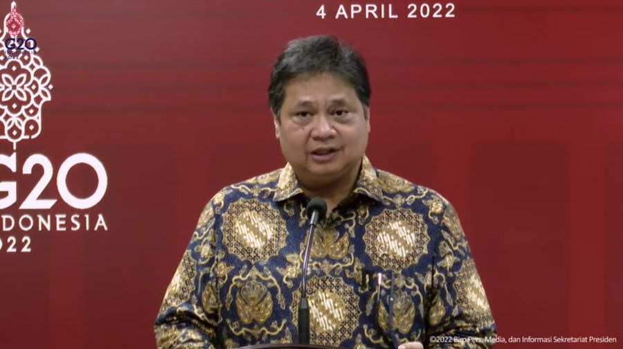 Keterangan Pers Rapat Terbatas Evaluasi PPKM, Kantor Presiden, Senin (4/4/2022. (Tangkapan layar youtube Sekretariat Presiden)