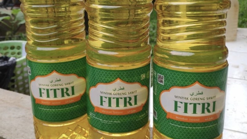 Minyak goreng Fitri 1liter/ minyak tropical 1liter (Tangkapan layar Tokopedia)
