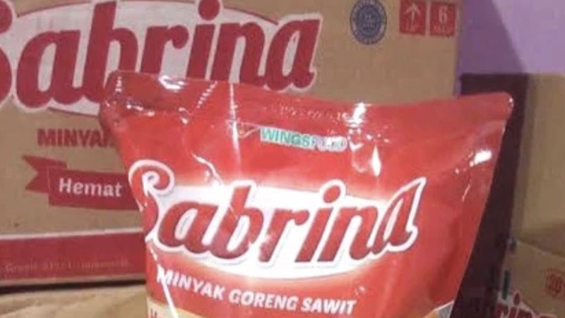 Minyak goreng Fitri 1liter/ minyak tropical 1liter (Tangkapan layar Tokopedia)