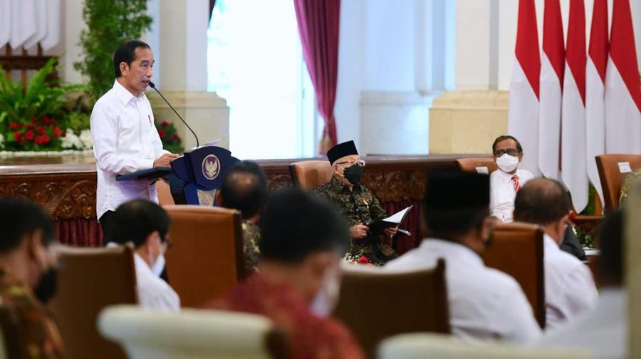 Presiden Joko Widodo menginstruksikan jajarannya untuk terus memantau perkembangan harga-harga komoditas, utamanya pangan dan energi, yang mengalami kenaikan sebagai dampak dari situasi geopolitik di Rusia dan Ukraina. (Dok: Biro Pers Sekretariat Presiden)