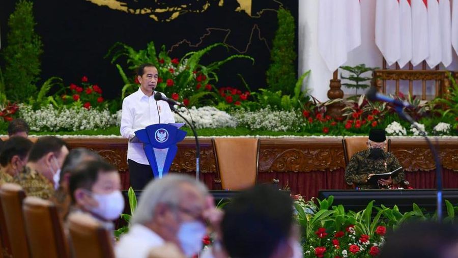 Presiden Joko Widodo menginstruksikan jajarannya untuk terus memantau perkembangan harga-harga komoditas, utamanya pangan dan energi, yang mengalami kenaikan sebagai dampak dari situasi geopolitik di Rusia dan Ukraina. (Dok: Biro Pers Sekretariat Presiden)