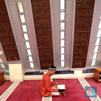 Potret-Potret Masjid Segitiga Desain Ridwan Kamil di Jakarta
