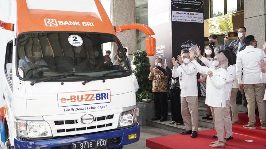 Bank Indonesia (BI) dan PT Bank Rakyat Indonesia (Persero) Tbk melakukan kolaborasi dalam pelayanan penukaran uang rupiah di Jakarta selama bulan suci Ramadan 1443 H. (Dok: BRI)