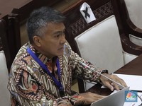 Misi Darwin Cyril Dalam Pencalonan Ketua DK OJK