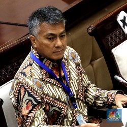 DPR Beri Kode ke Darwin Cyril Jika Gagal Jadi Ketua OJK