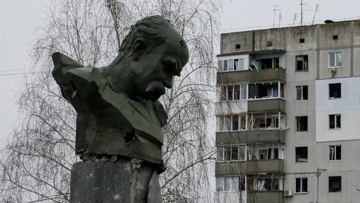 Kota Borodyan hancur setelah serangan Rusia. (REUTERS/GLEB GARANICH)