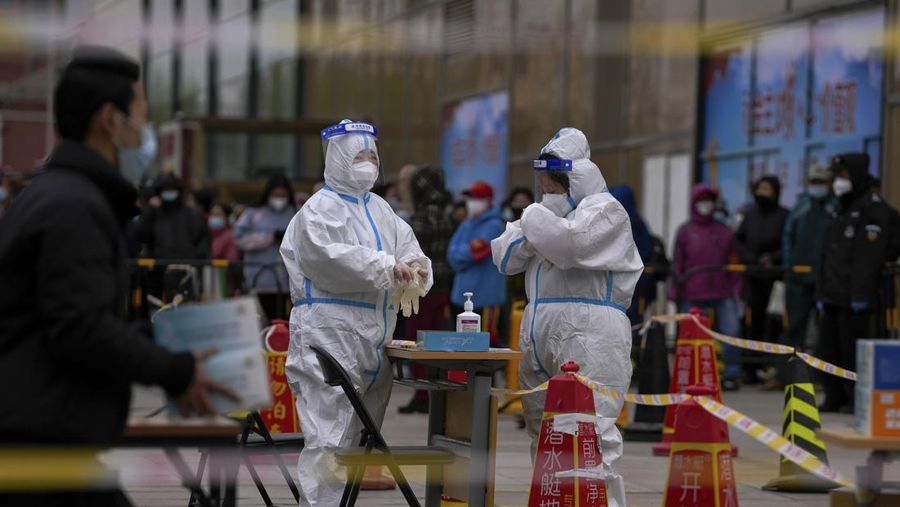 Lonjakan kasus covid-19 di China (AP/Andy Wong)