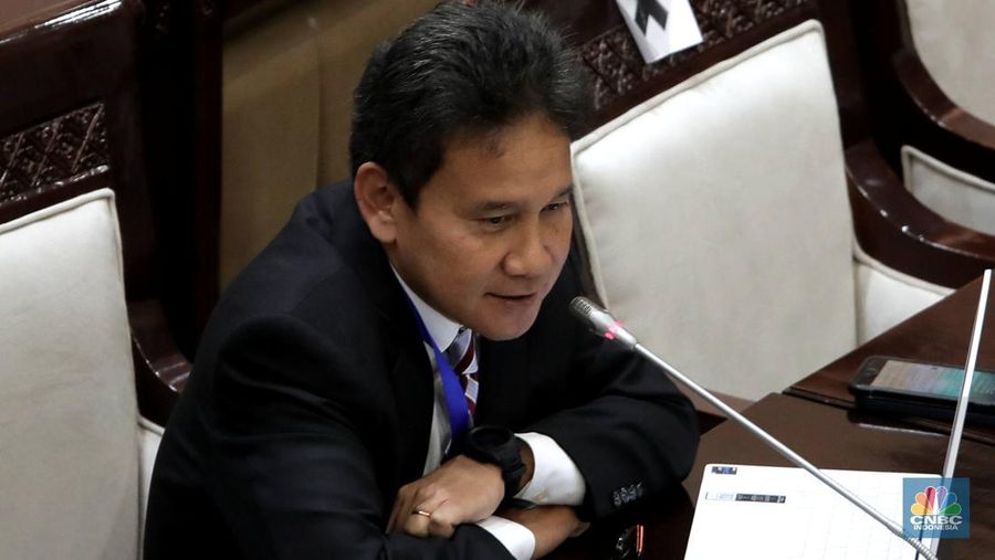 Mirza Adityaswara (CNBC Indonesia/Muhammad Sabki)