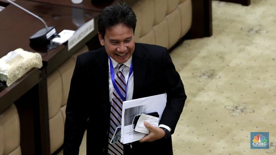 Mirza Adityaswara (CNBC Indonesia/Muhammad Sabki)