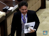 Diuji DPR, Mirza Ungkap Rencana Besar Bila Jadi Wakil Bos OJK