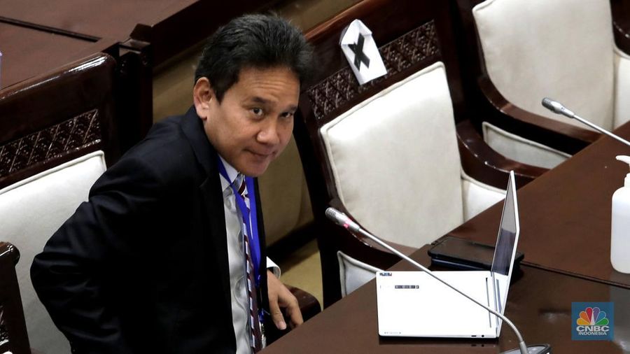 Mirza Adityaswara (CNBC Indonesia/Muhammad Sabki)