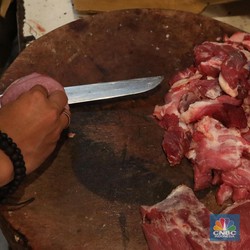 Pak Jokowi! Harga Daging Lagi 'Terbang', Pedagang Merintih