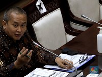 30 Tahun di Pasar Modal, Mampukah Hoesen Pimpin IKNB OJK?